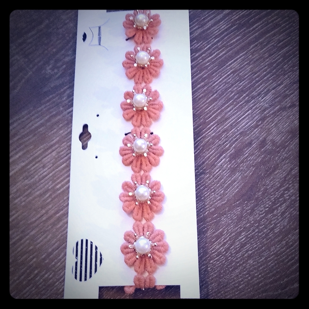 Choker style necklace